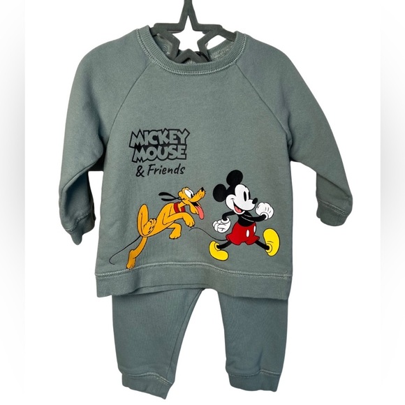 H&M Other - H&M Mickey Mouse & Friends Green Sweatshirt and Pants Set 6-9 Months Baby
